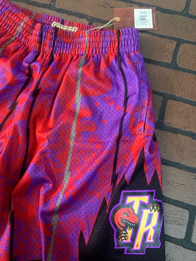 Mitchell & Ness Toronto Raptors Authentic Shorts - Size XXL - Purple