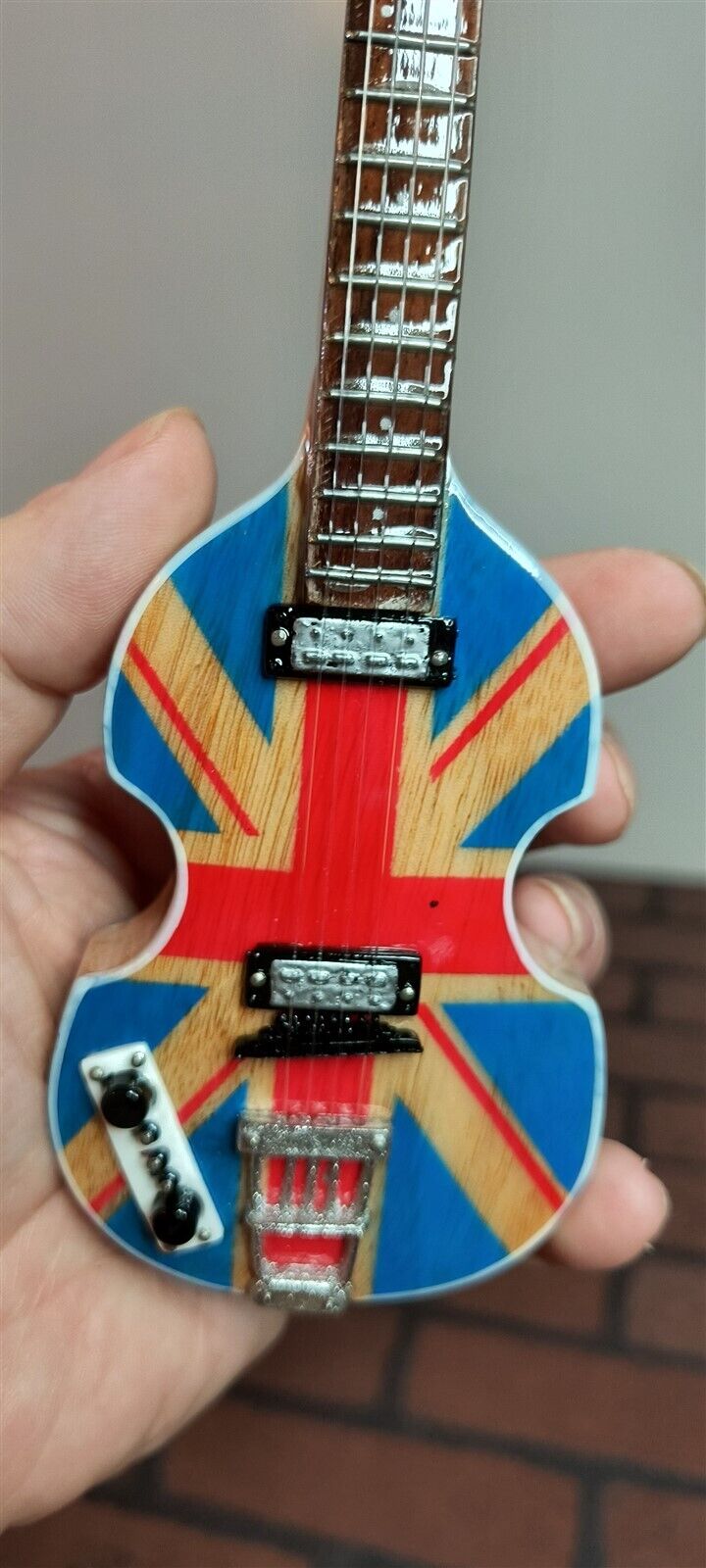 PAUL McCartney Union Jack UK Violin 1 4 Scale Replica Bass Guitar A DV Multimedia LLC