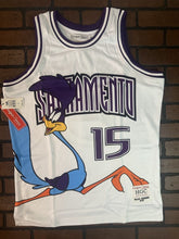 Load image into Gallery viewer, ROADRUNNER / SACRAMENTO White Headgear Classics Basketball Jersey ~Never Worn~ L