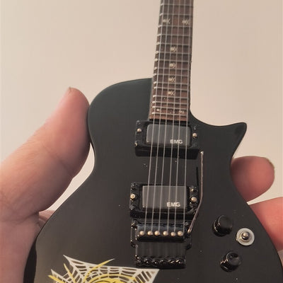 KIRK HAMMETT - Skull & Spider Web 1:4 Scale Replica Guitar ~Axe Heaven~