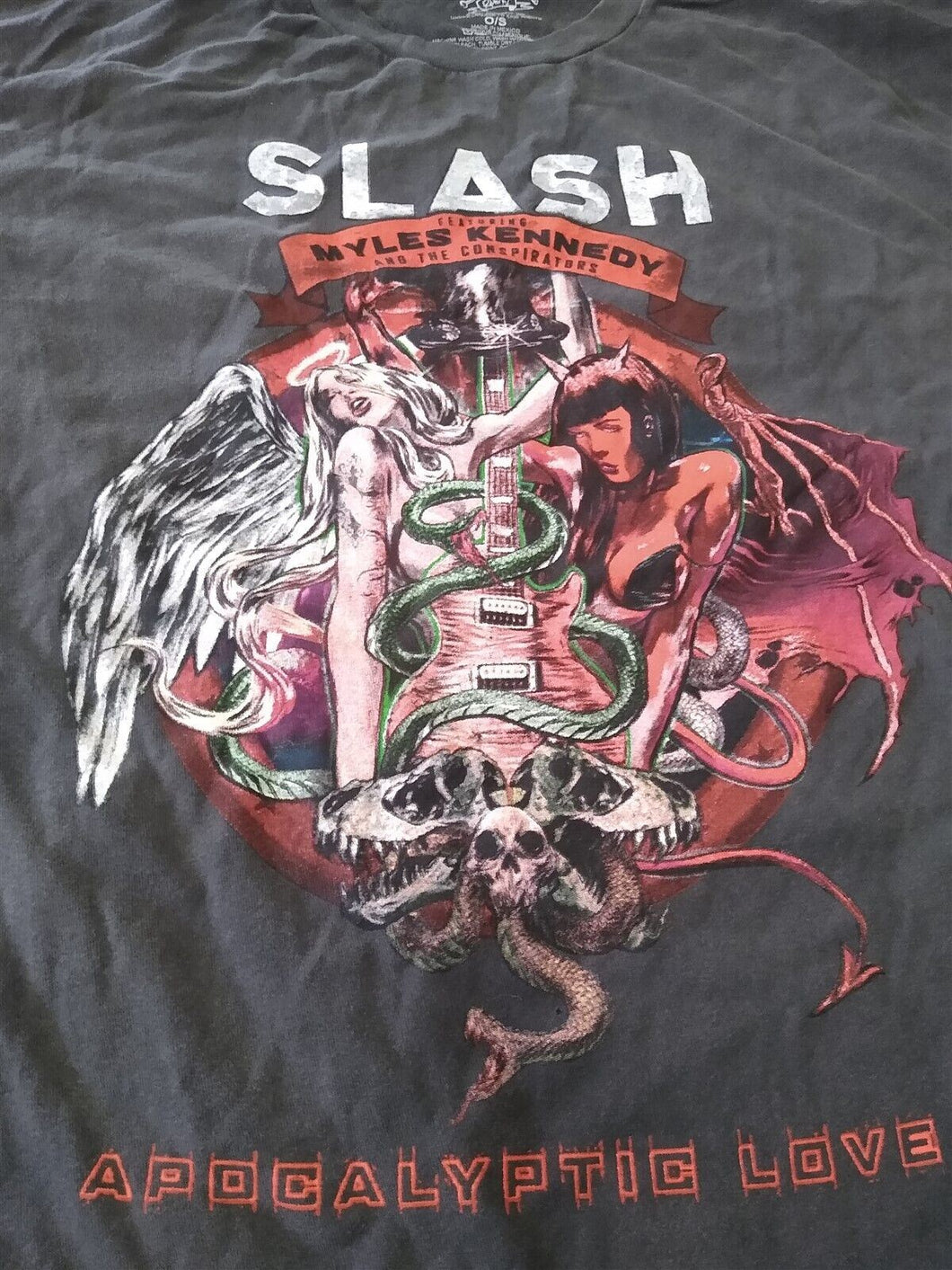 SLASH & The CONSPIRATORS-2021 Apocalyptic Love Distressed T-Shirt~NEVER WORN~2XL