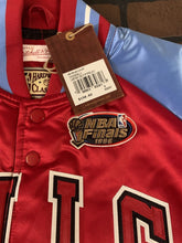 Load image into Gallery viewer, BULLS Finals Mitchell &amp; Ness Special Script Heavyweight Jacket S L XL 2XL