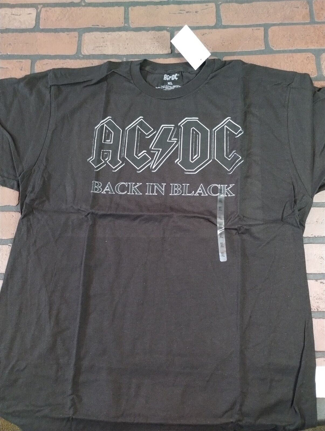 AC/DC - 2017 Back In Black Men's T-shirt ~Licensed / Never Worn~ XL