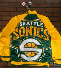 Load image into Gallery viewer, SEATTLE SONICS Mitchell &amp; Ness Colossal Jacket ~Never Worn~ M