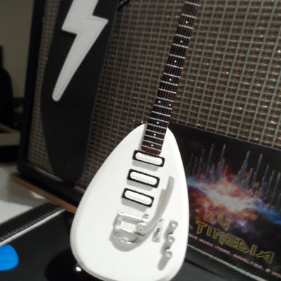 BRIAN JONES(Rolling Stones)-Vox Teardrop Phantom Mark III 1:4 Replica Guitar~New