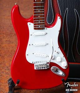 Fender Red Strat 1:4 Scale Replica Guitar ~Axe Heaven~