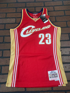 Mitchell & Ness Cleveland Cavaliers - LeBron James Swingman Jersey Red 2003-04