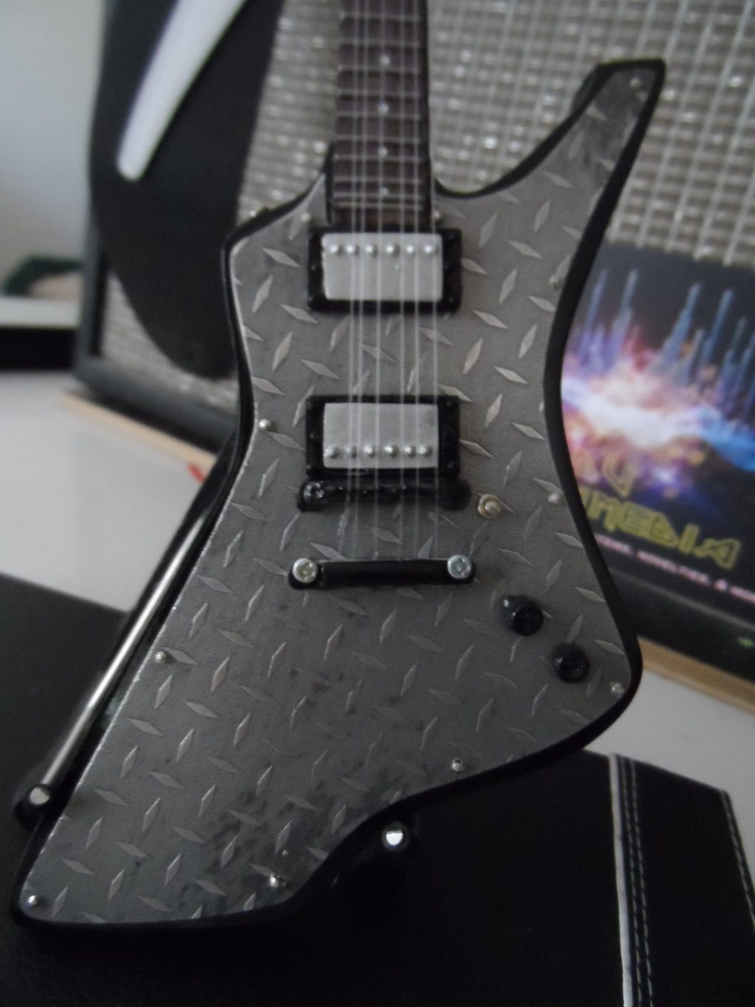 JAMES HETFIELD (METALLICA) - Diamond Plate Snakebyte 1:4 Scale Guitar ~Axe Heaven