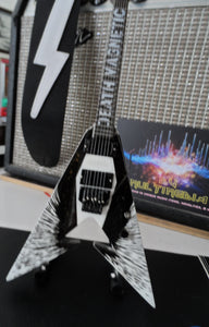 Kirk Hammett Death Magnetic V 1:4 Scale Replica Guitar ~Axe Heaven