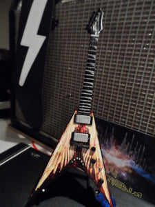 DAVE MUSTAINE (Megadeth) - Angel of Deth V Custom 1:4 Replica Guitar ~New~